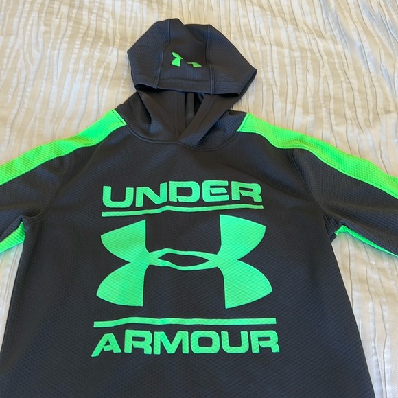 Under armor, youth, hoodie, black and green size youth medium - Picture 1 of 6